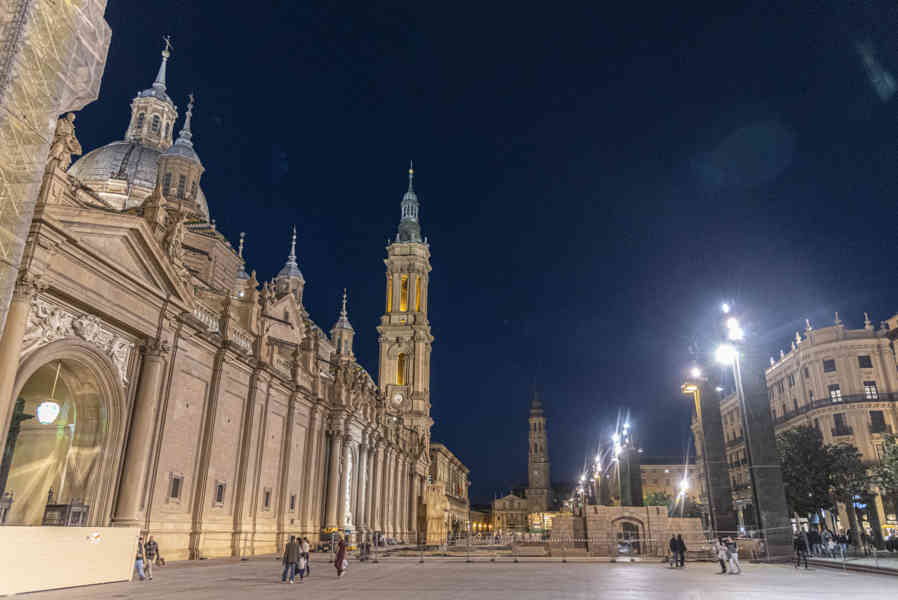 Zaragoza 048 - plaza Nuestra Señora del Pilar.jpg